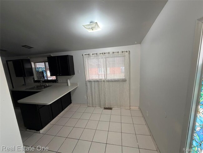 Building Photo - 29449 Everett St