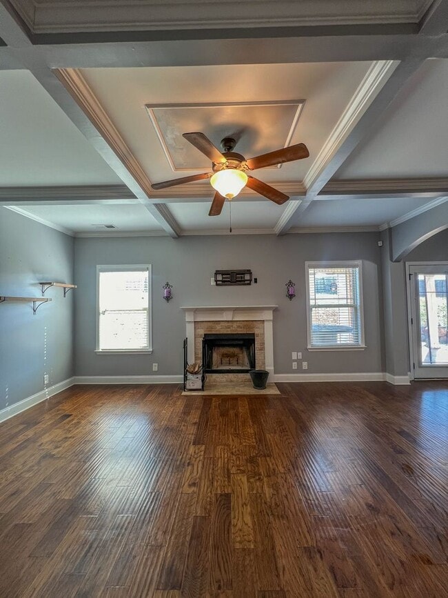 Building Photo - Short Term Leases Options! Gorgeous 5 Bedr...