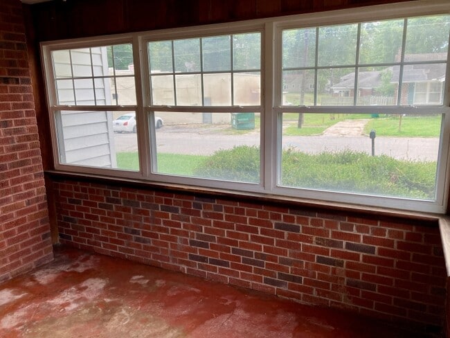 Building Photo - 427 Fairmont Ave