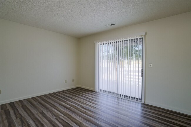 Building Photo - 1298 Tapadero Dr