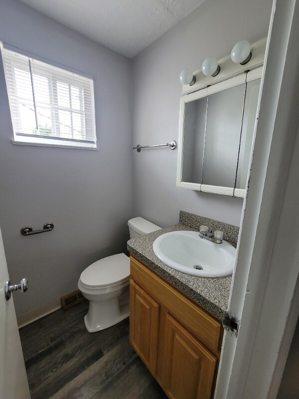 Building Photo - 4624 Applegrove St NW