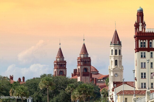 Building Photo - 258 Porta Rosa Circle