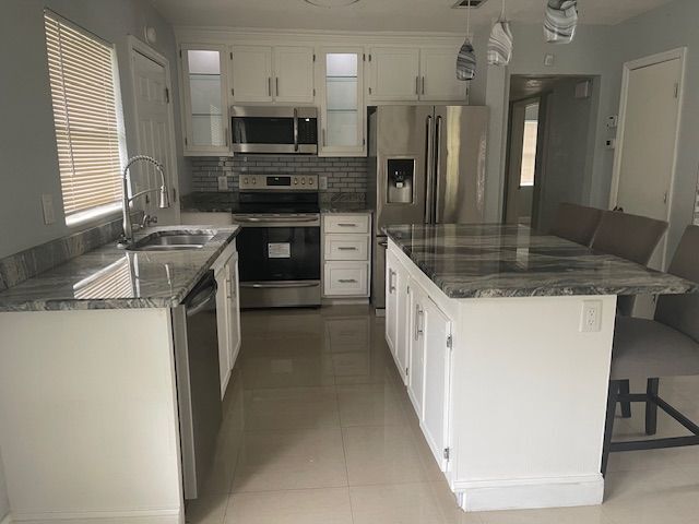 Building Photo - 543 Sandra Ave