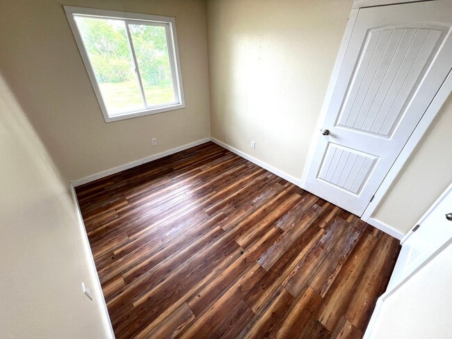 Building Photo - Pet Friendly 5 Bed 2 Bath Single Family Ho...