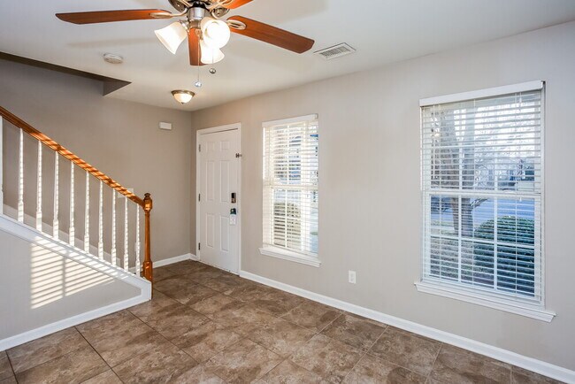 Building Photo - 2914 Pirates Pl