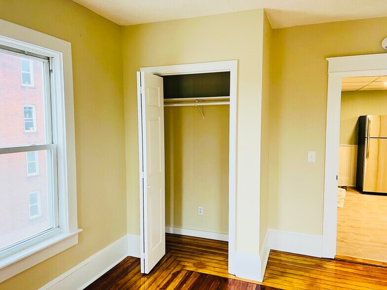 Building Photo - 16 Olivine St