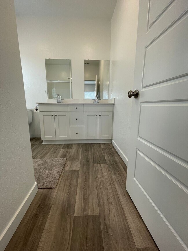 Building Photo - Stunning 3-Bed, 2-Bath Lennar Home in Fresno – Your Dream Home Awaits!