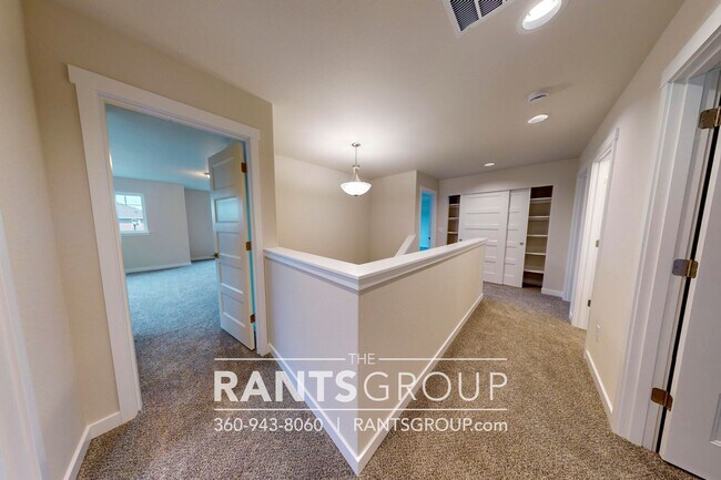 Building Photo - 610 Rayla St SE