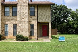 Building Photo - 900 Kilkenny Ct
