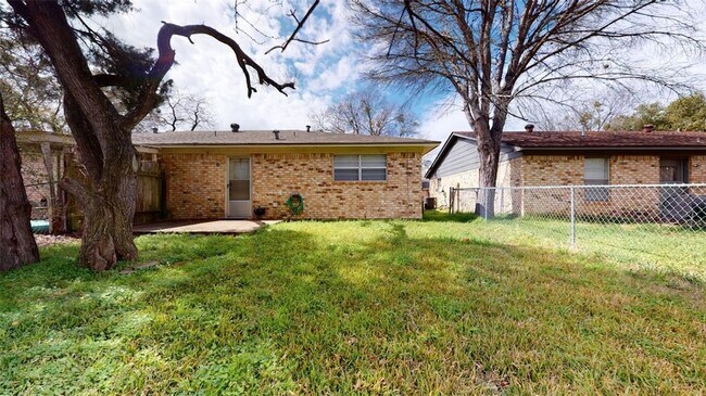 Building Photo - 3921 Olive St