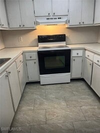 Building Photo - 4912 Tamiami Trl E