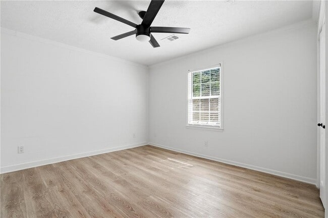 Building Photo - 313 Summit Ridge Dr