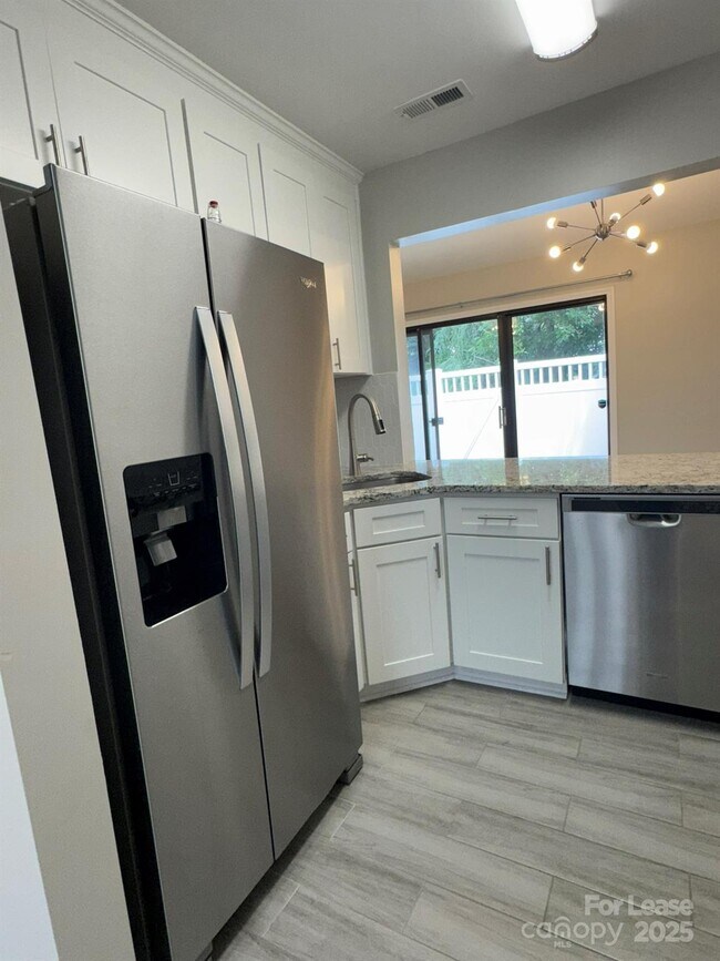 Building Photo - 7801 Renaissance Ct