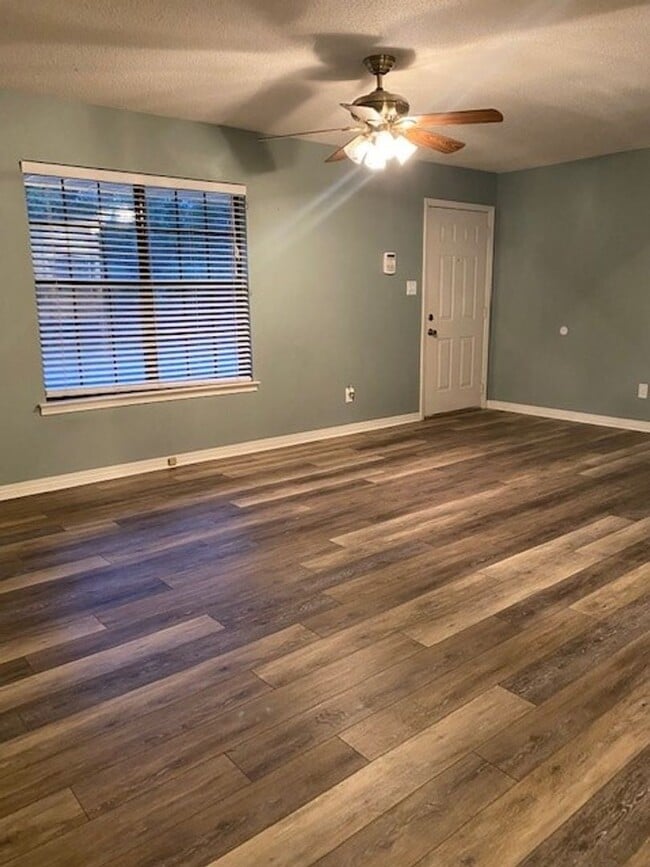 Building Photo - UPCOMING LISTING