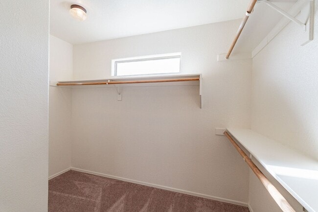 Building Photo - AVAILABLE JULY - Three Bedrooms + Loft!