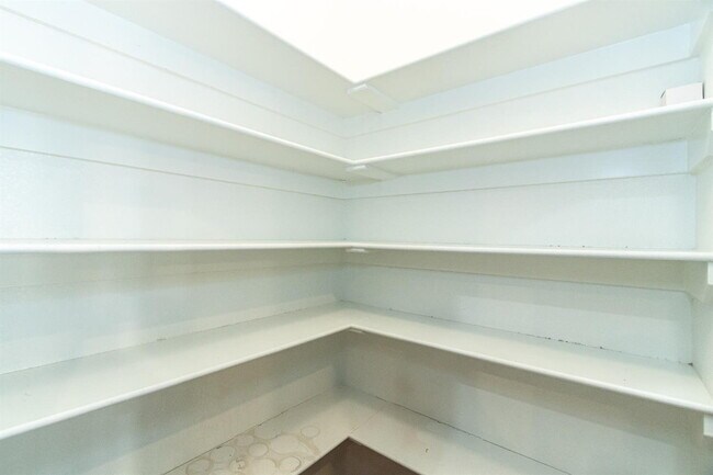 Building Photo - Beautiful open 4/2/2 in Frenship School Di...