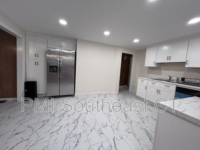 Building Photo - 121 Shaw St