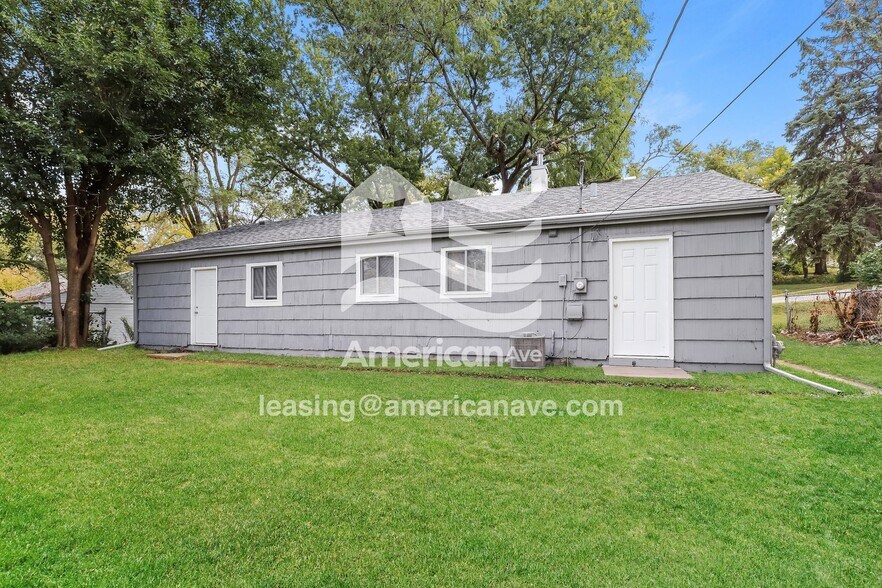 Building Photo - 2250 N 39th St