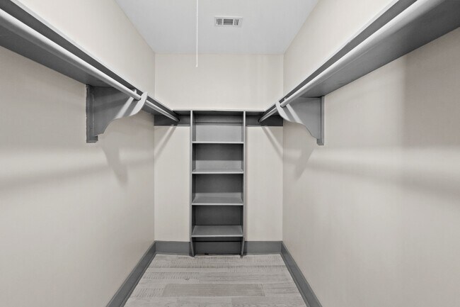 Building Photo - 5522 Braesvalley Dr