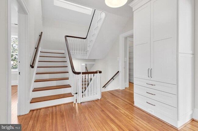 Building Photo - 4201 Bradley Ln