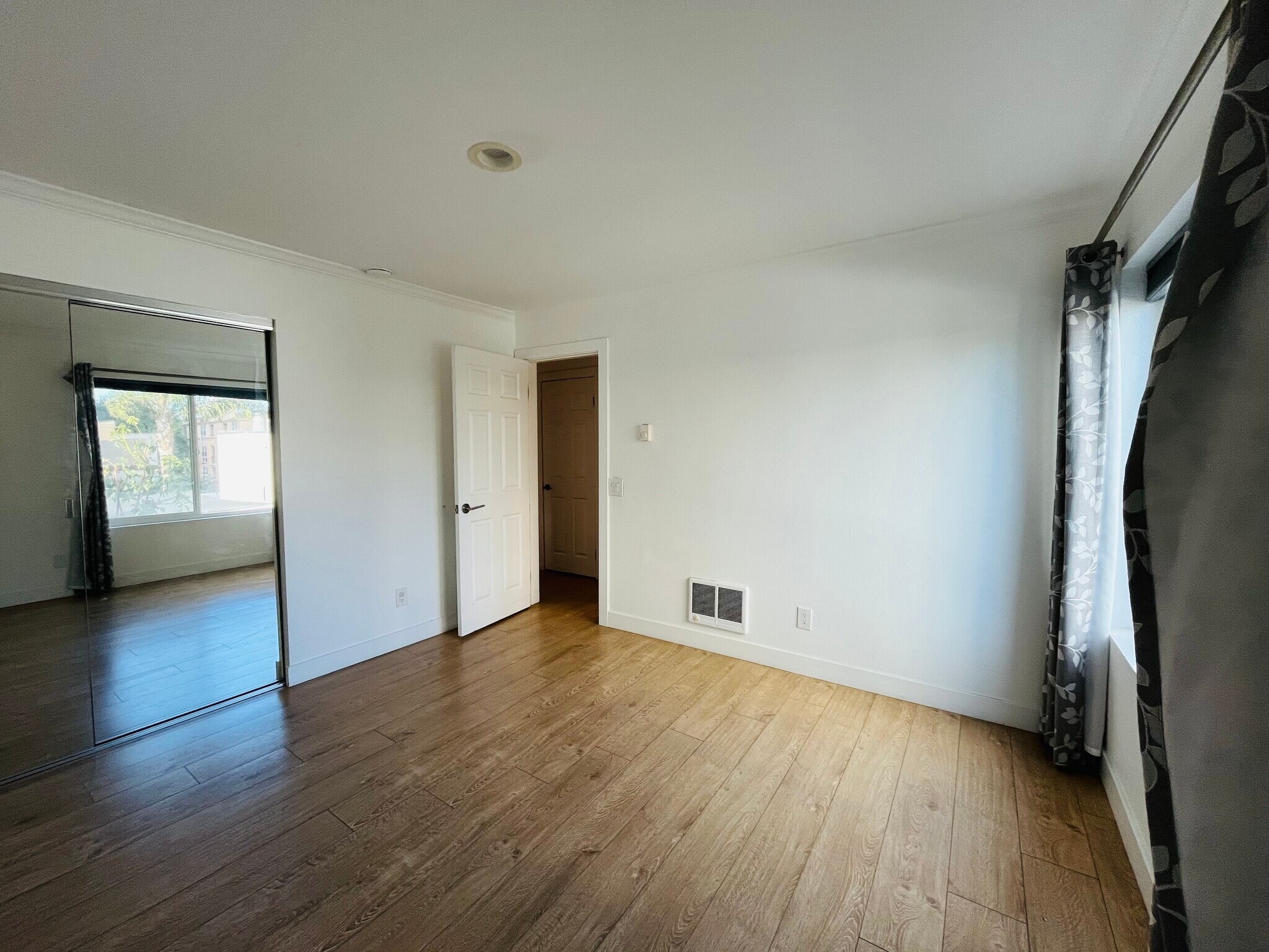 Building Photo - 3525 Lebon Dr