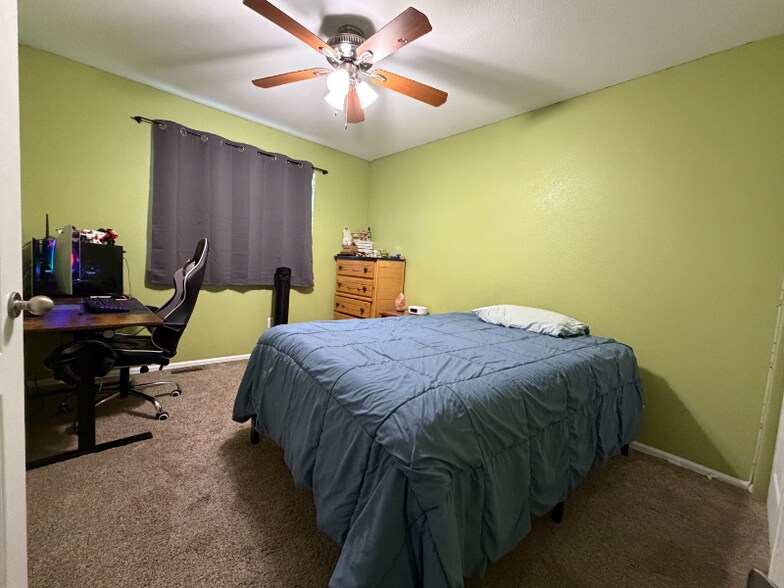 Building Photo - 7653 Canyon Oak Dr