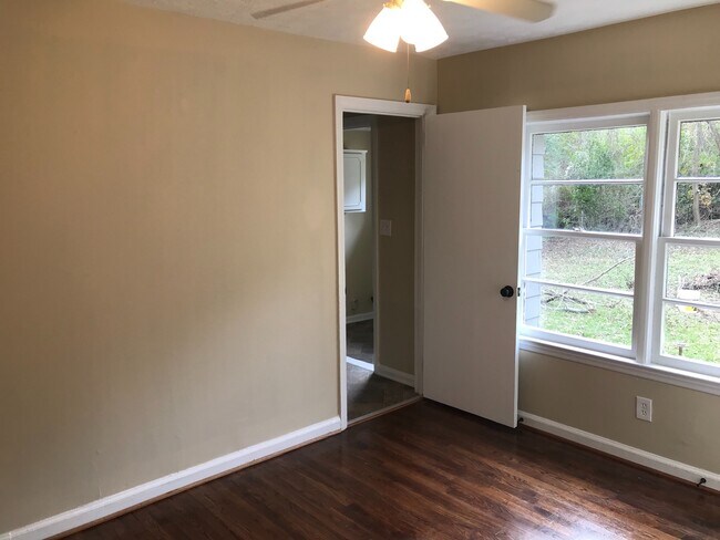 Building Photo - **ON HOLD**3 or 4 Bedroom / 1.5 Bathroom Home for Rent in Columbus, GA