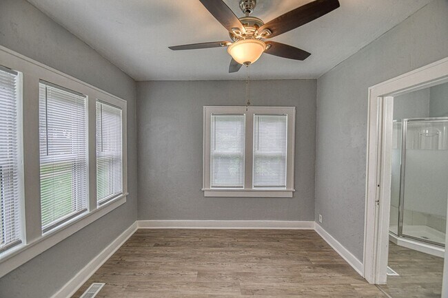 Building Photo - Newly Remodeled Campus Property! Lawn Care Included!