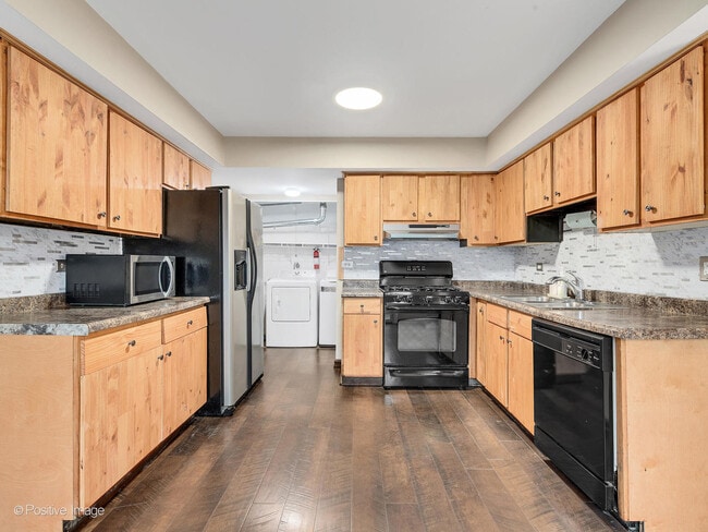 Building Photo - 1955 Liberty Pl