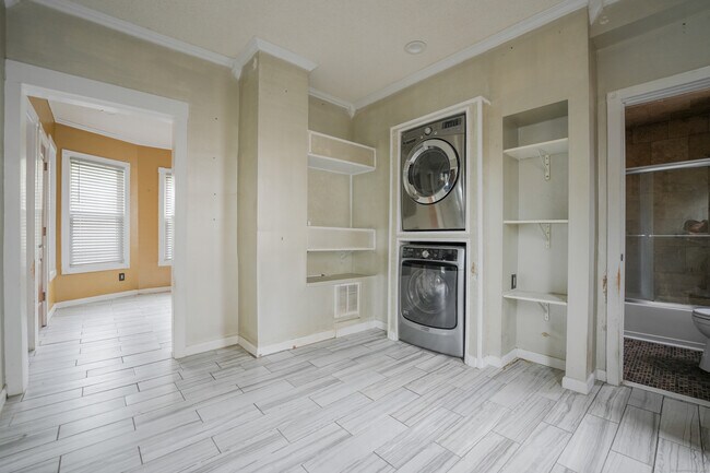 Building Photo - 134 Gorham Ave
