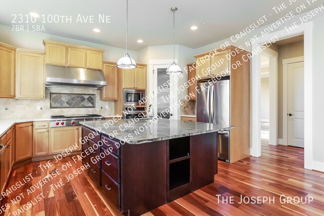 Building Photo - 2310 100th Ave NE