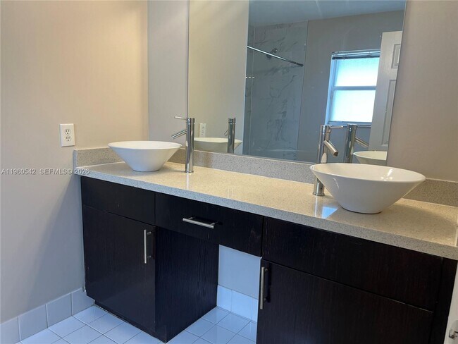 Building Photo - 14225 SW 149th Ave