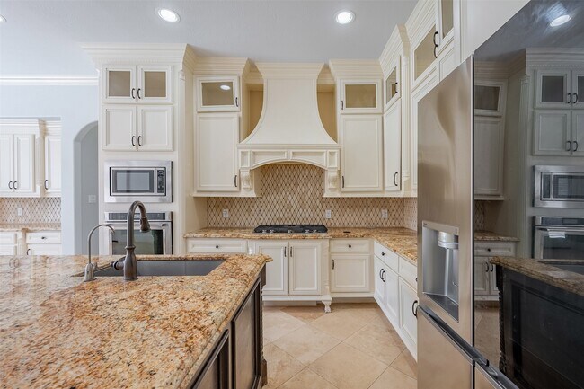 Building Photo - 12955 Lake Parc Bend Drive