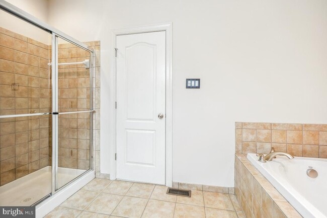 Building Photo - 5106 Shamrocks Delight Dr