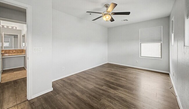 Building Photo - 17593 N 185th Dr