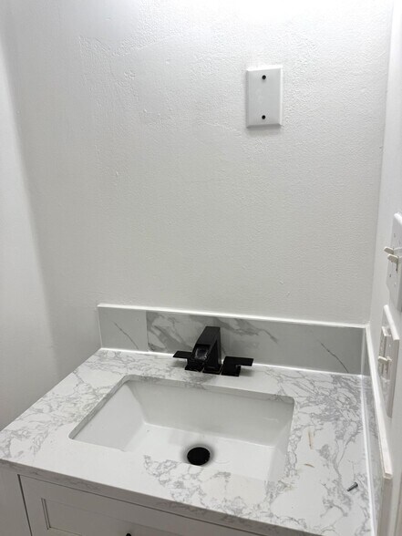 Building Photo - 9877 Perfect Dr