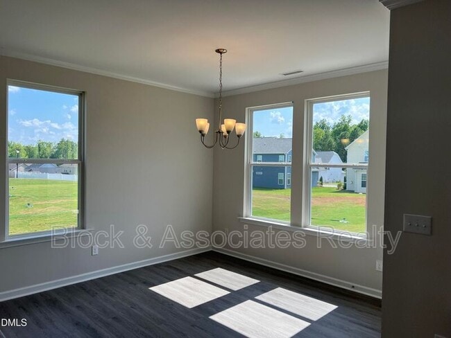 Building Photo - 262 Streamliner Blvd