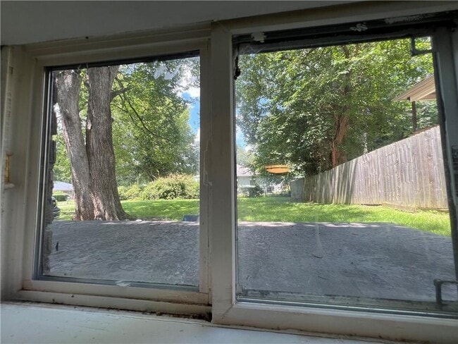 Building Photo - 1215 Westview Dr SW