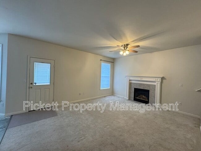 Building Photo - 1379 Amber Ct NE