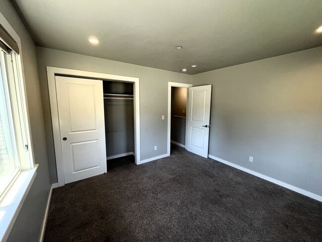 Building Photo - (1X) 1492-1498 Rohnerville [PRM: Henry]