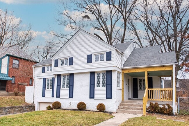 Building Photo - WESTWOOD - Freshly updated 4 bed 2.5 bath home