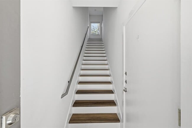 Building Photo - 5924 S Congress Ave