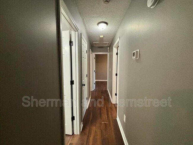 Building Photo - 2714 Fair Oak Ct