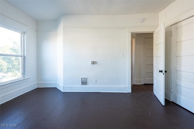 Building Photo - 3300 W 98th St
