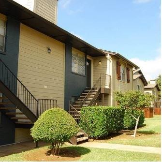 Building Photo - 1325 Tennis Dr