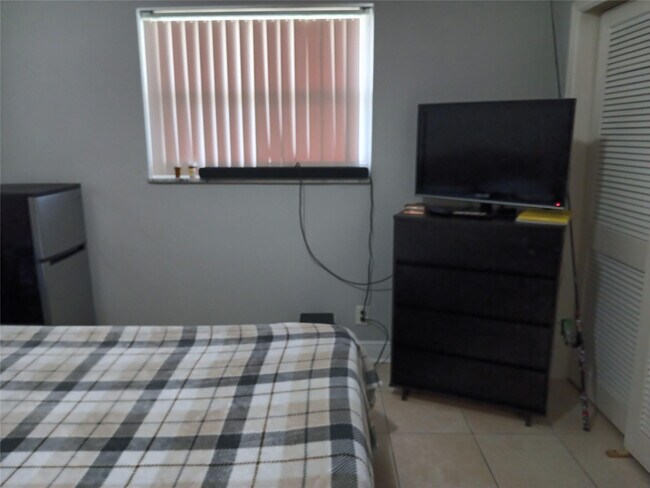 Building Photo - 55 SE 14th St