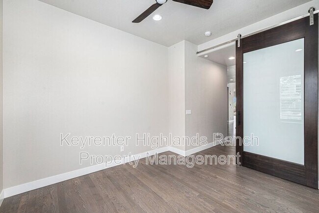 Building Photo - 533 Red Thistle Dr