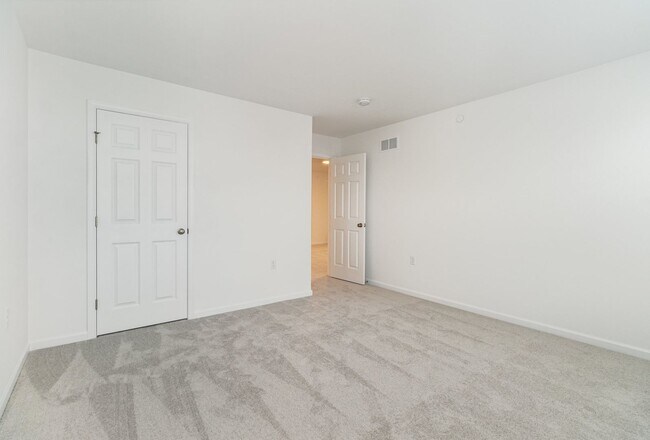 Building Photo - 7870 Briarwood Dr