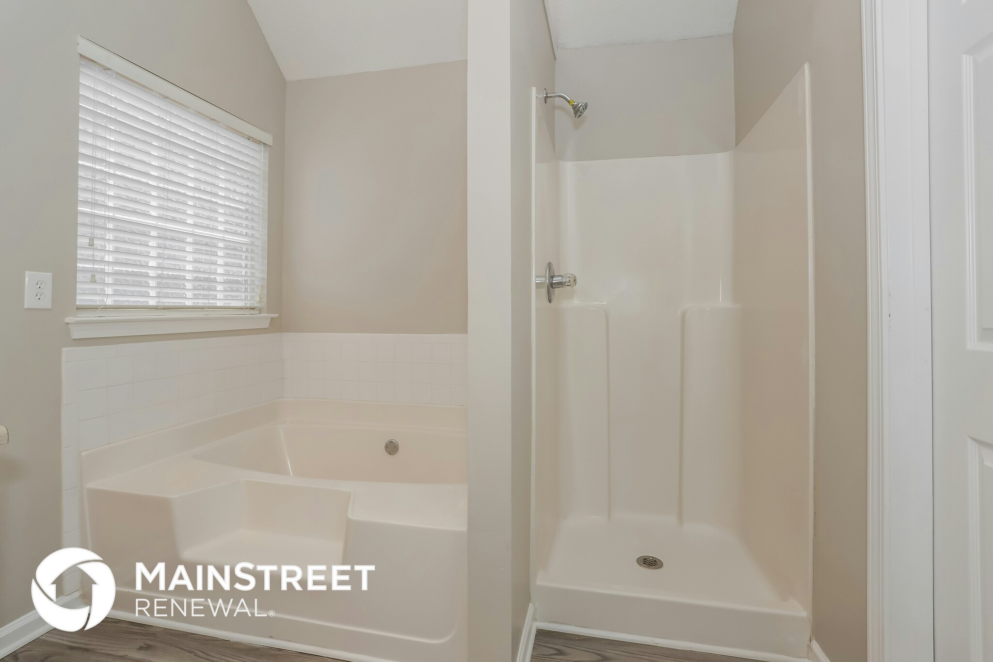 Building Photo - 2043 Reflective Waters Rd