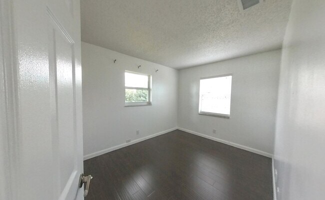Building Photo - 1103 Harmony Way